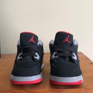 Air Jordan 4 Retro Bred